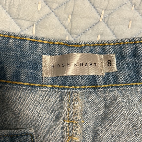 ROSE AND HART | Distressed Denim Shorts - Picture 3 of 3